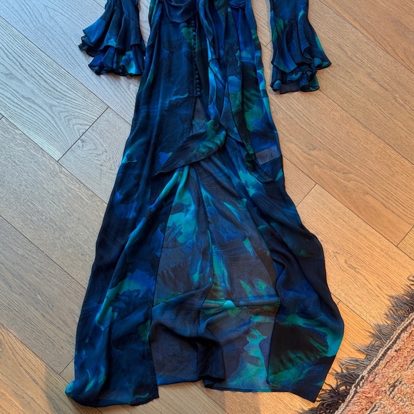 Rat & Boa Fiorella Deep V-Neck Long Sleeve Dress - Picture 7 of 10